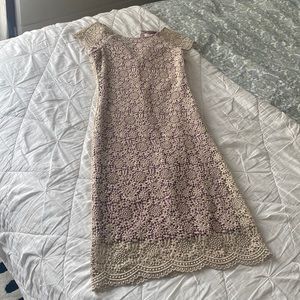 Anthropologie Mignon Doo (4) Gold Metallic Flower Lace Overlay Purple Sheath